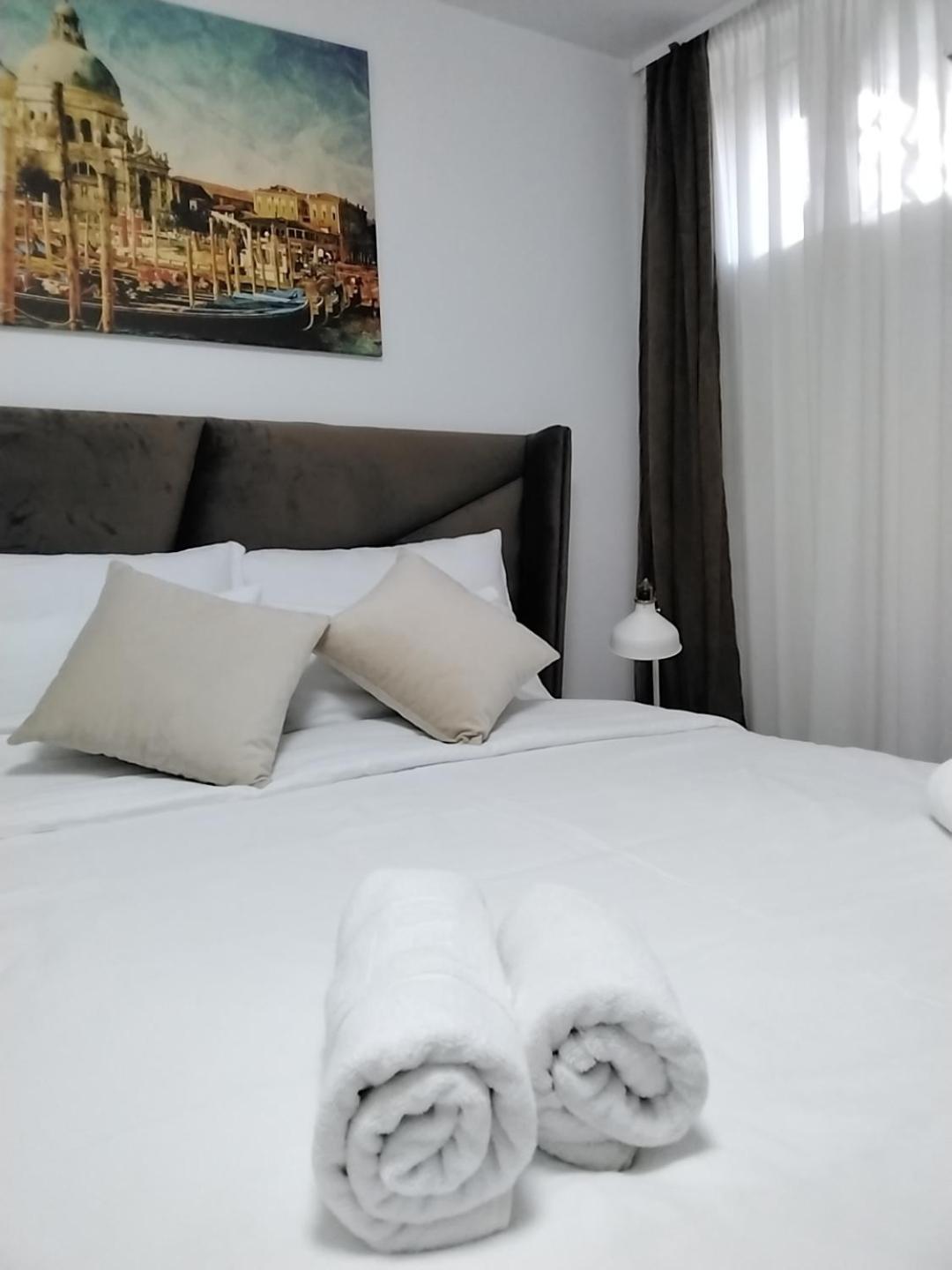 Sky Apartmani & Spa Leskovac  Oda fotoğraf